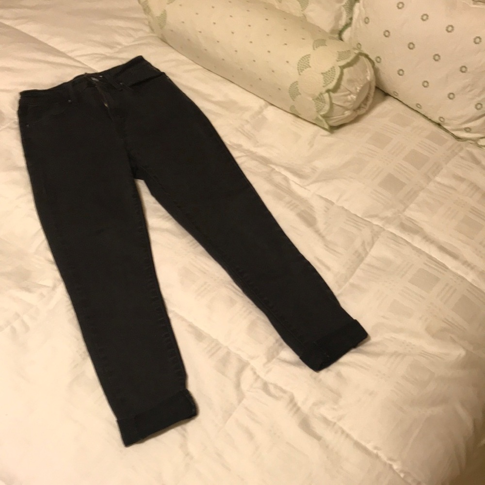 Levi’s 721 High Rise Black Skinny Jean